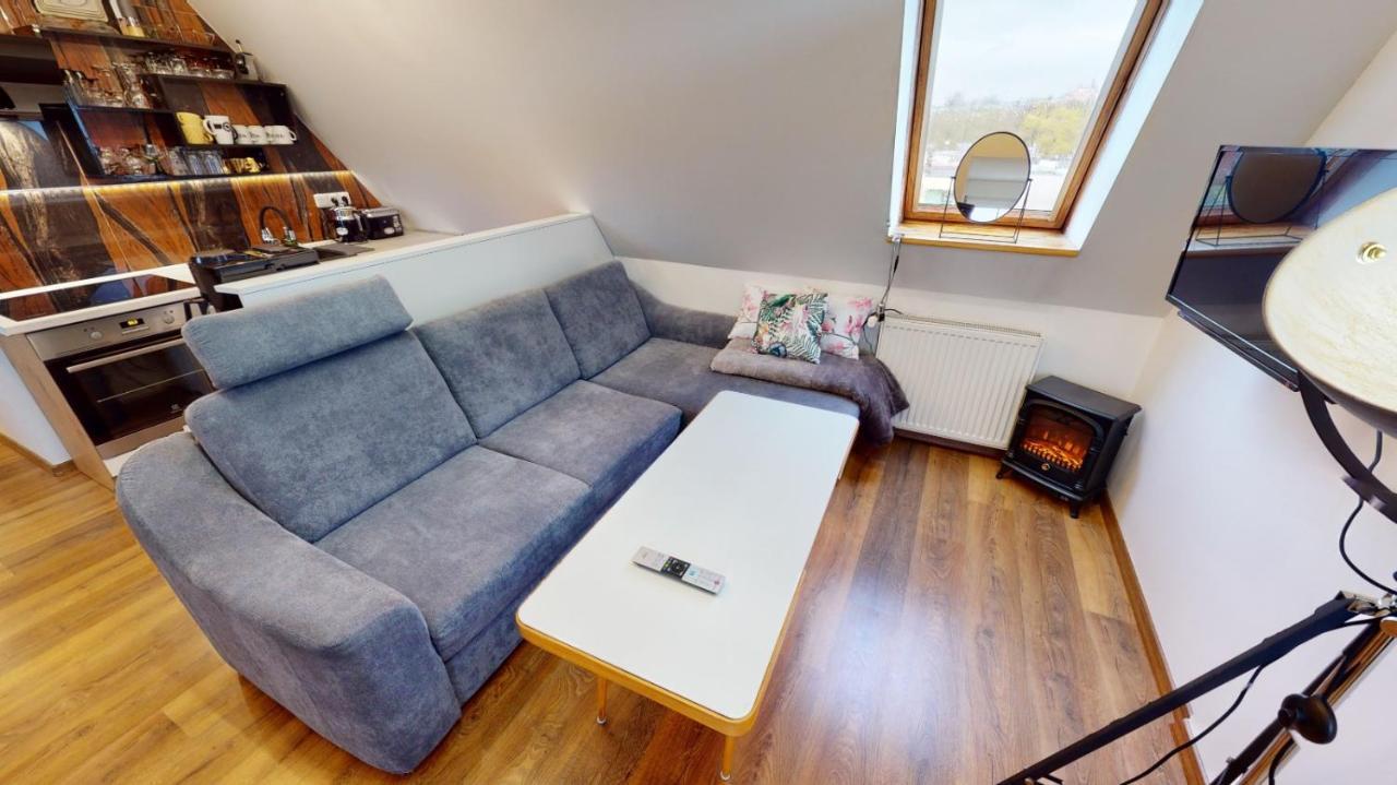 Apartman Atelier Vary V Nove Zrekonstruovanem Dome 卡罗维发利 外观 照片
